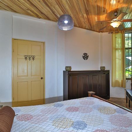 Jungle Creek Aparthotel Manuel Antonio Room photo