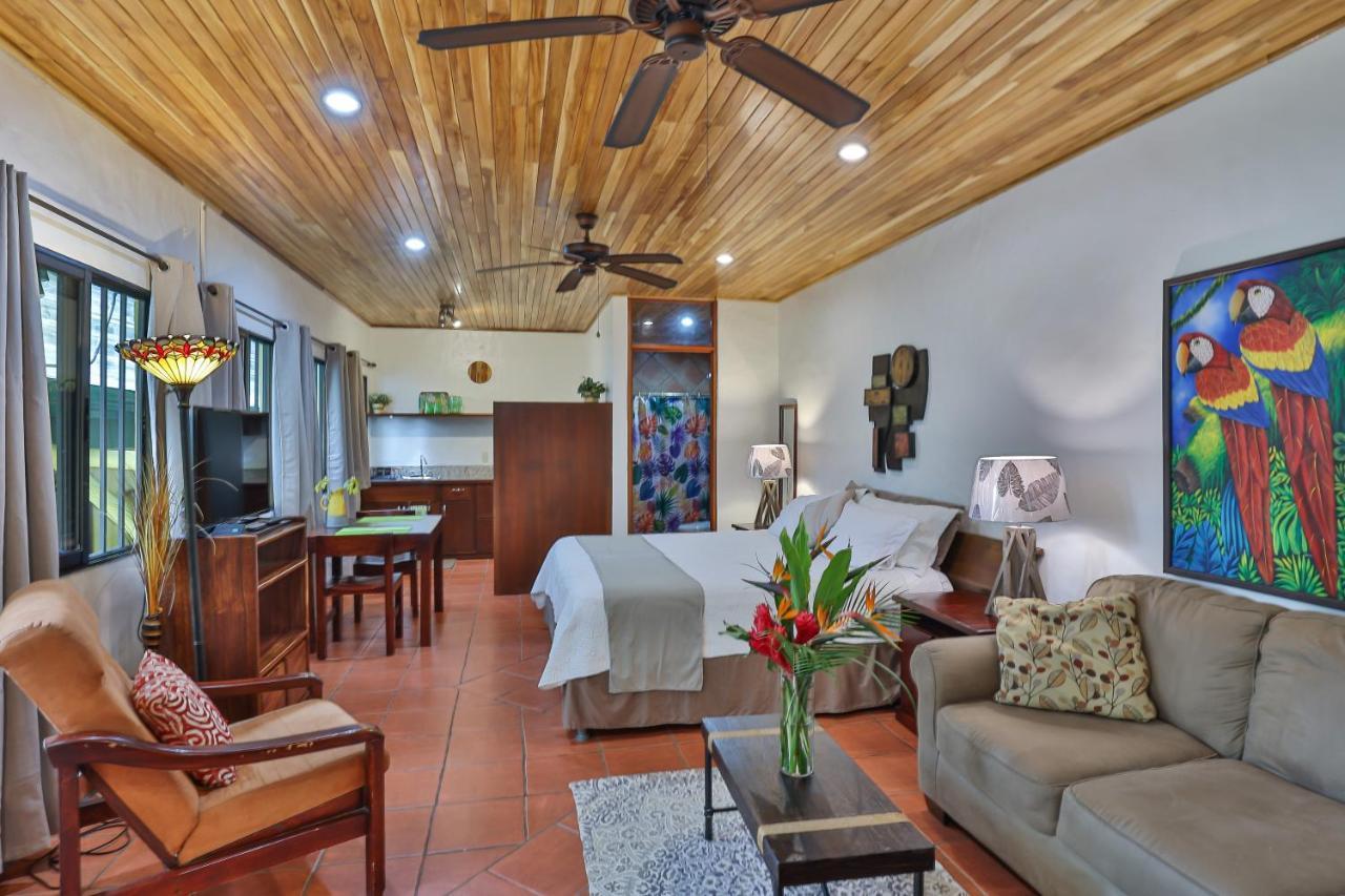 Jungle Creek Aparthotel Manuel Antonio Exterior photo